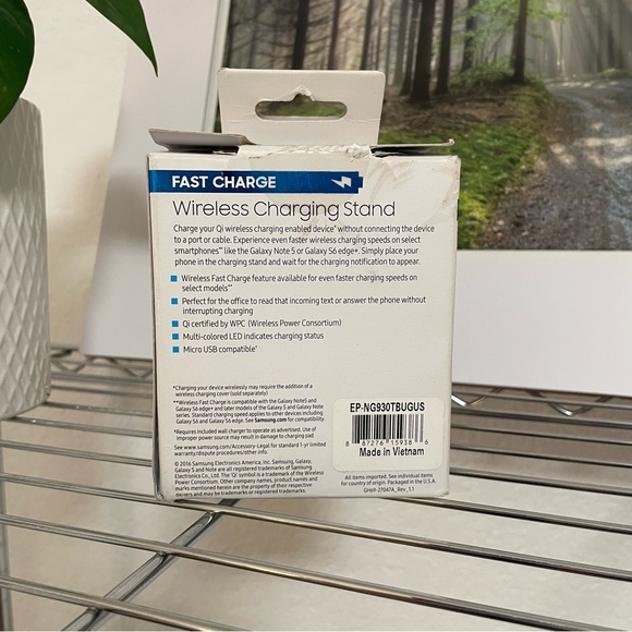 Samsung Fast Charge Stand - Picture 3 of 3